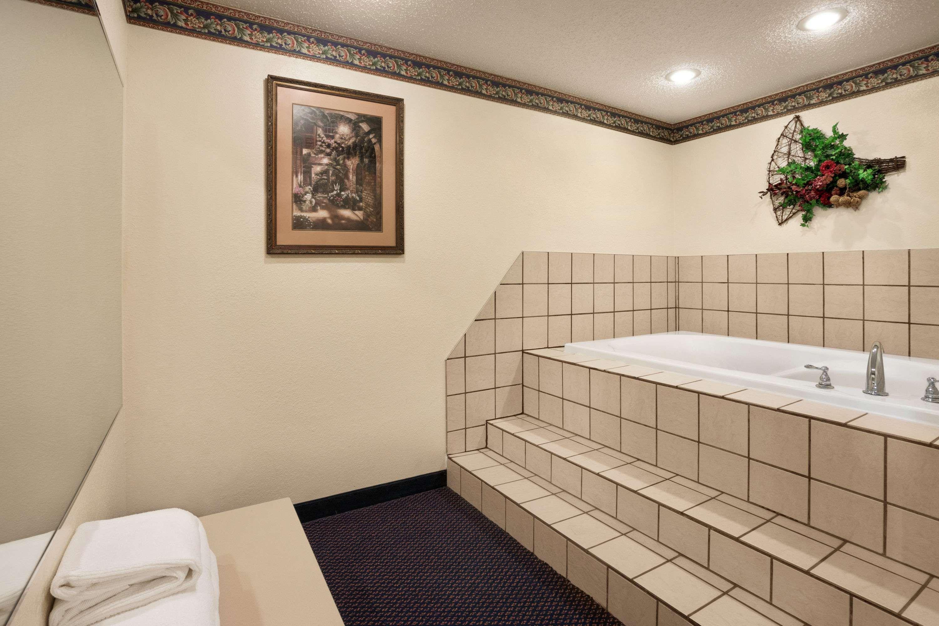 Travelodge By Wyndham Fort Scott Zewnętrze zdjęcie