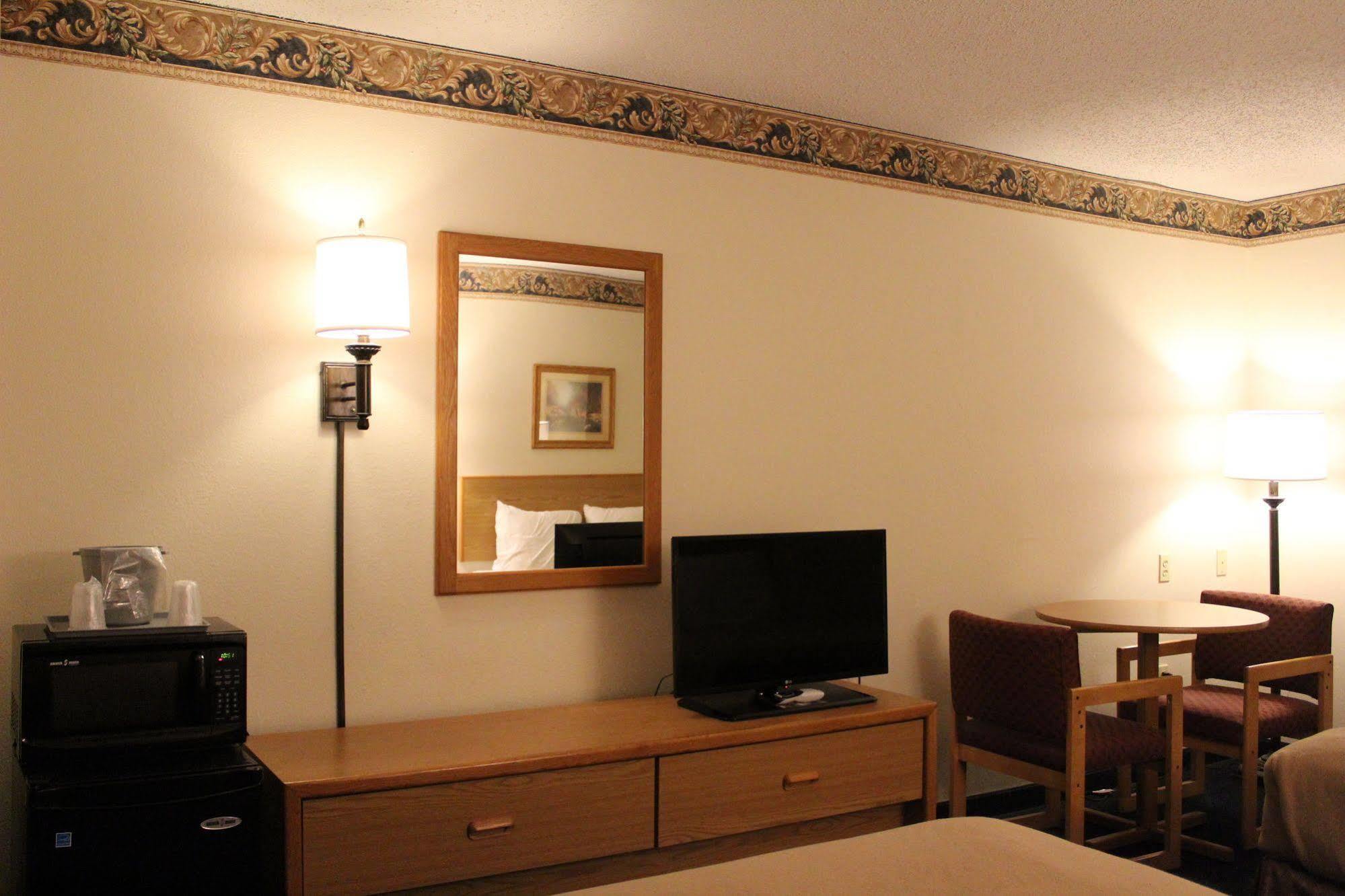 Travelodge By Wyndham Fort Scott Zewnętrze zdjęcie