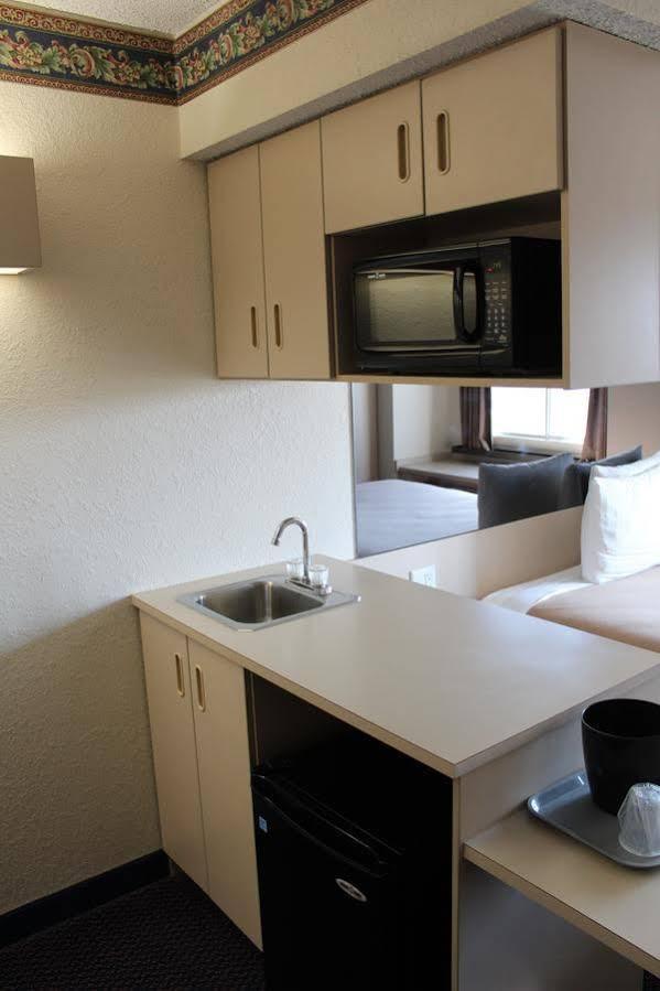 Travelodge By Wyndham Fort Scott Zewnętrze zdjęcie